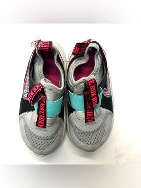 Nike Girls Flex Plus SE Athletic Gym Running Shoes Gray Slip On Sneakers